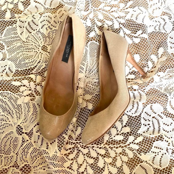 Ann Taylor tan vintage pump heels wooden heel - Picture 3 of 5